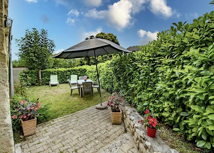 L'oree Des Vignes * Saint-Romain-la-Virvee